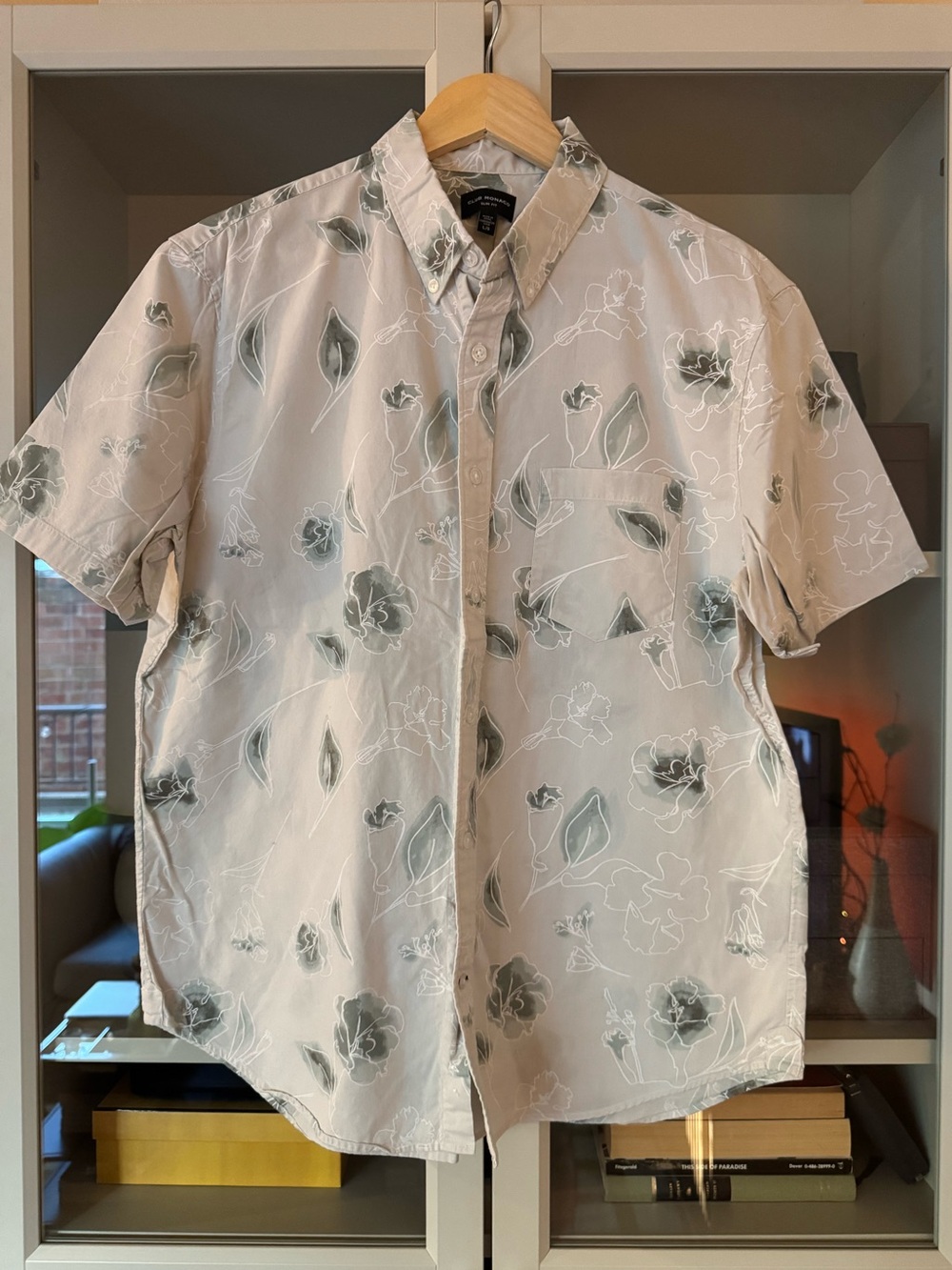 Club Monaco Modern Floral Print, Size L Slim Fit